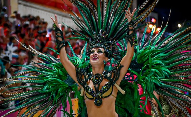 El Carnaval del País cumplió la sexta noche de la edición 2025