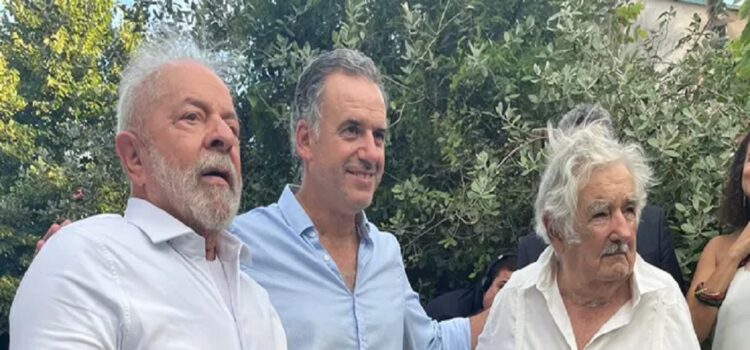 Yamandú Orsi viajará mañana a Brasil para reunirse con Lula da Silva