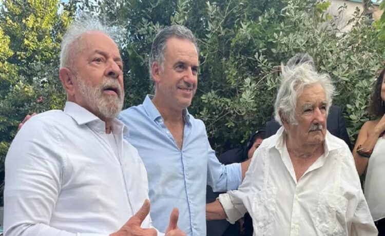 Yamandú Orsi viajará mañana a Brasil para reunirse con Lula da Silva