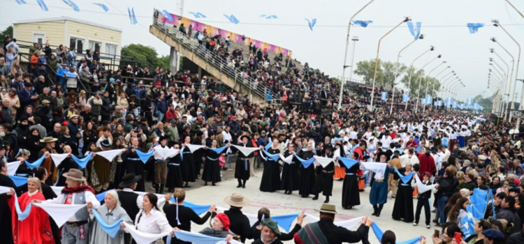 Más de 35 mil almas celebraron el 25 de Mayo en Gualeguaychú