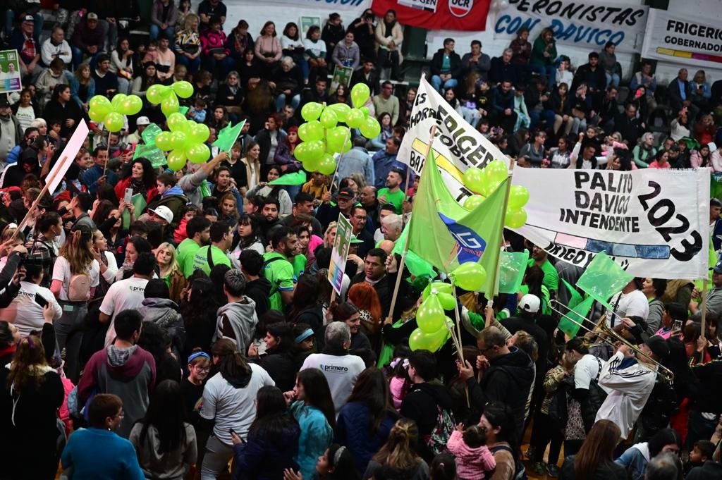 Davico cerró su campaña en Pueblo Nuevo con agradecimientos a los vecinos y la militancia