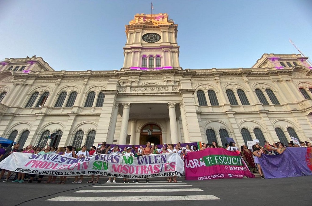 Multitudinario 8M en Paraná: “La deuda sigue siendo con nosotras”
