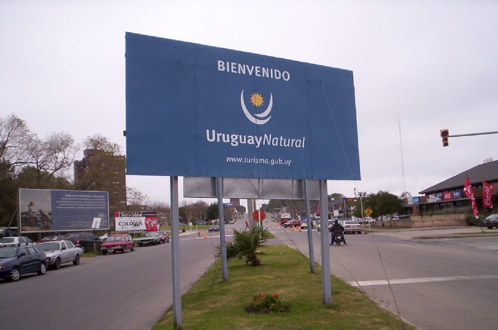 Uruguay agiliza la entrada de turistas desde Argentina y Brasil con la precarga de datos