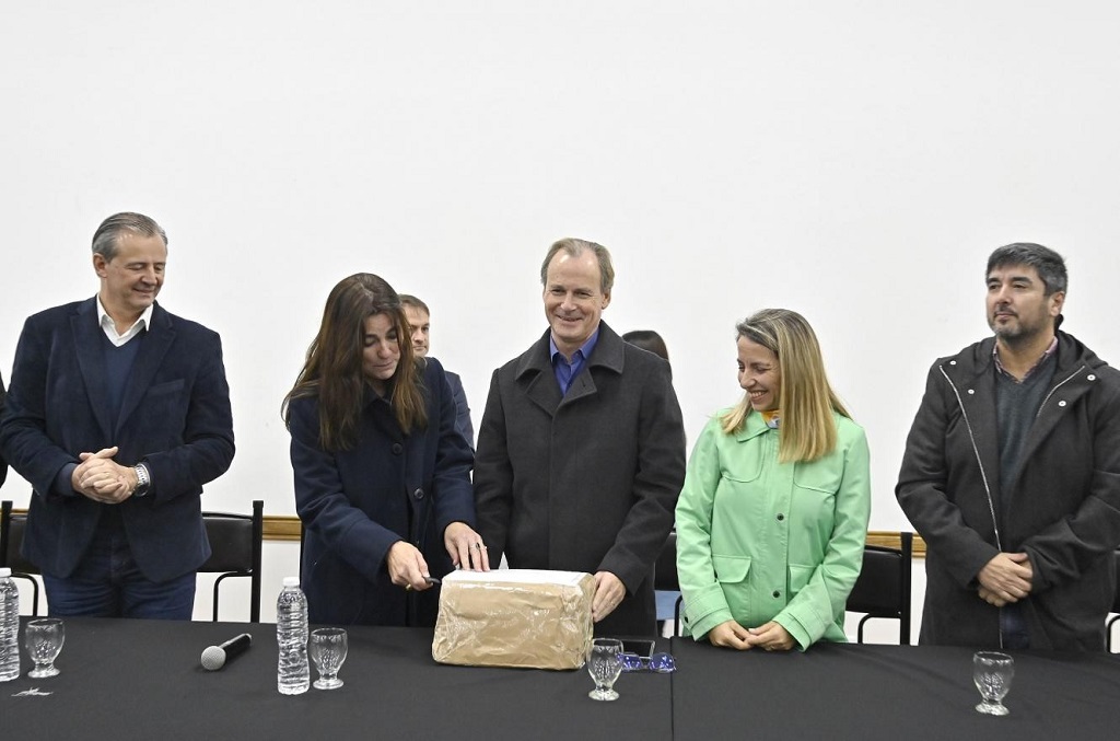 Bordet: “La salud y la educación se transforman con hechos concretos”
