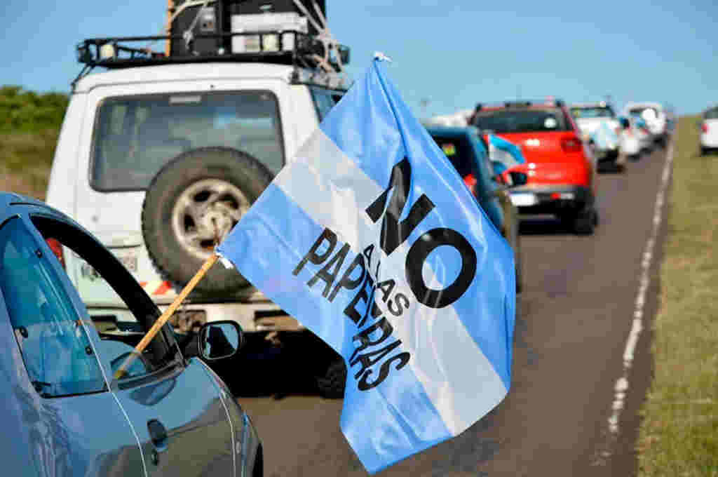 La Marcha al puente contra Botnia será el 28 de abril