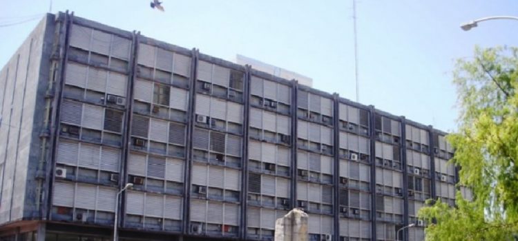 El CGE negó “recorte educativo” y garantizó continuidad de horas temporarias en secundarias.