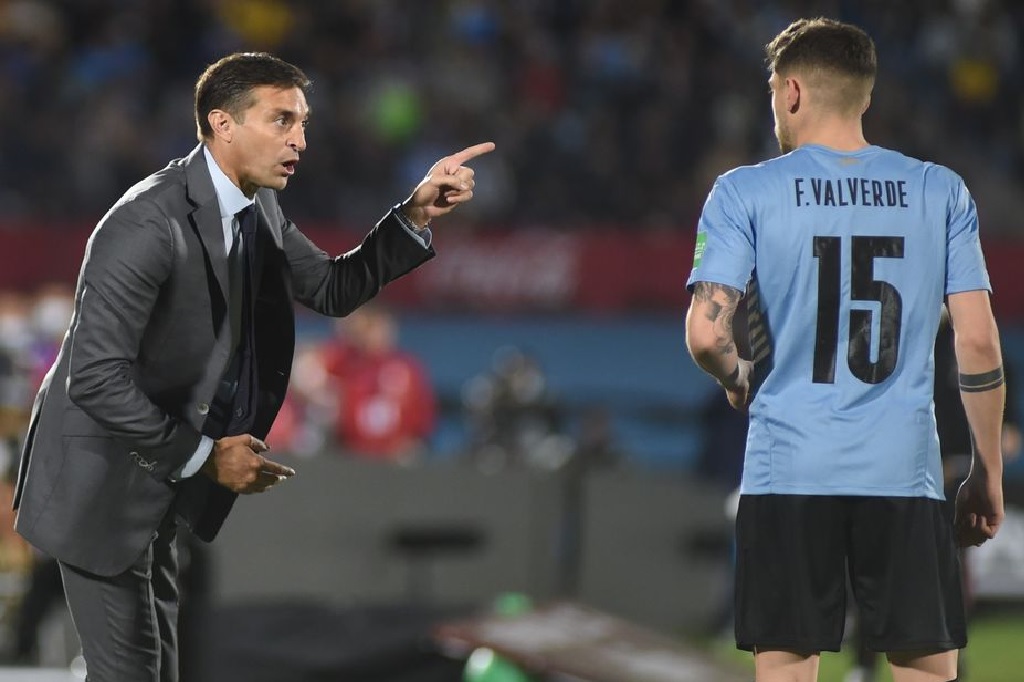 Selección: Pellistri, Valverde, Giménez, Araujo, Suárez y Cavani, bajo la lupa de Alonso