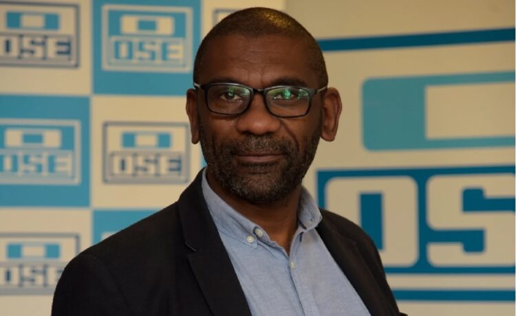 Ortuño, sobre el derrame de UPM: "Está controlado y quedó en una zona puntual del muelle"