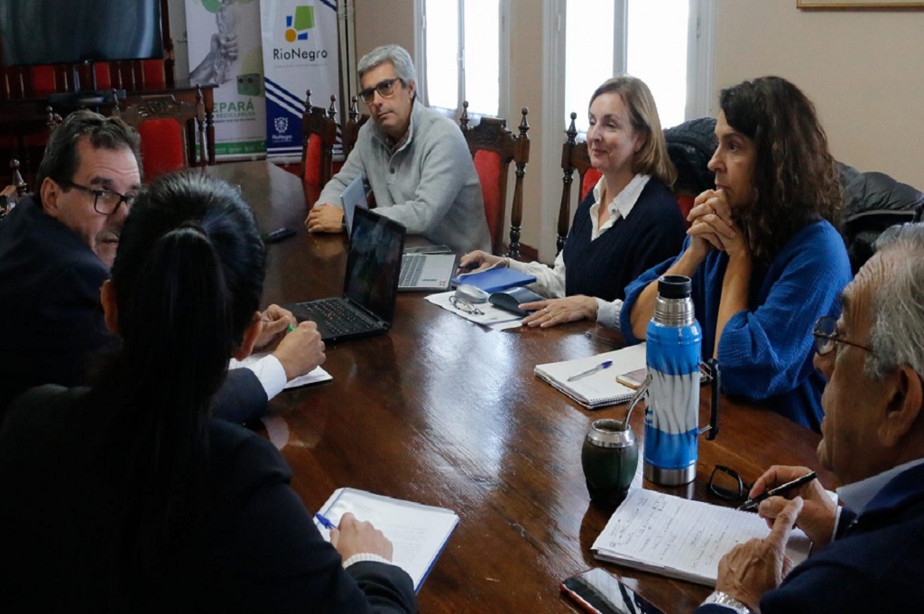 La Intendencia de Río Negro propició un nuevo encuentro para resolver la situación del COVISIN VI