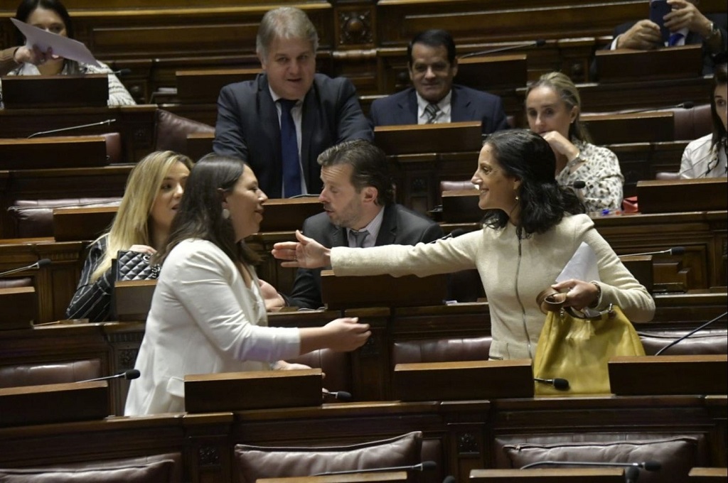 Interpelación a ministra Arbeleche: Oficialismo y oposición debatieron sobre la gestión económica