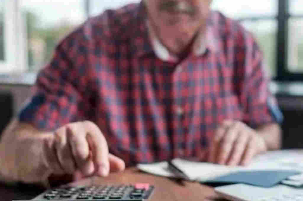 Casi 2.000 personas se jubilaron y siguen trabajando en Uruguay