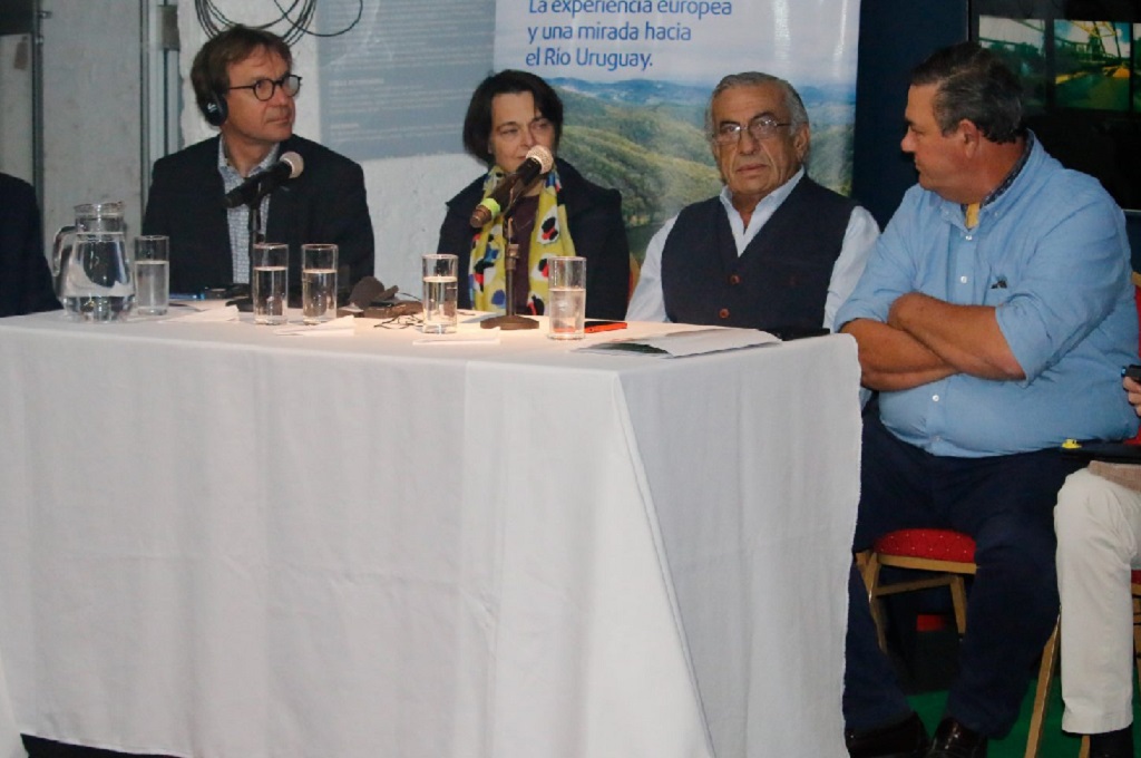 Exitosa jornada internacional sobre “Navegación interior y desarrollo sostenible” se llevó a cabo en Fray Bentos