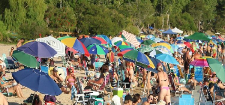 Los turistas argentinos gastaron más de u$s 47,9 millones en Uruguay durante el cuarto trimestre