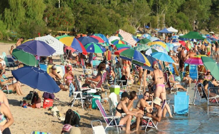 Los turistas argentinos gastaron más de u$s 47,9 millones en Uruguay durante el cuarto trimestre