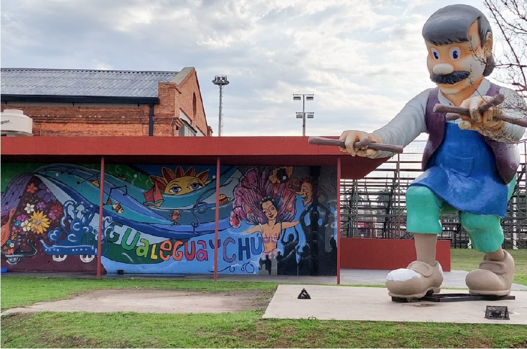 Recorrido Histórico por el Parque de la Estación en Gualeguaychú