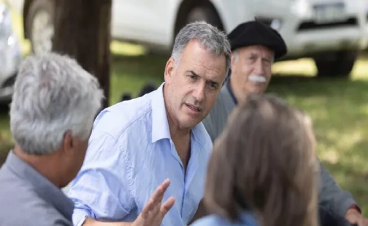 "El presidente voy a ser yo", dijo Yamandú Orsi sobre el compromiso de no aumentar los impuestos