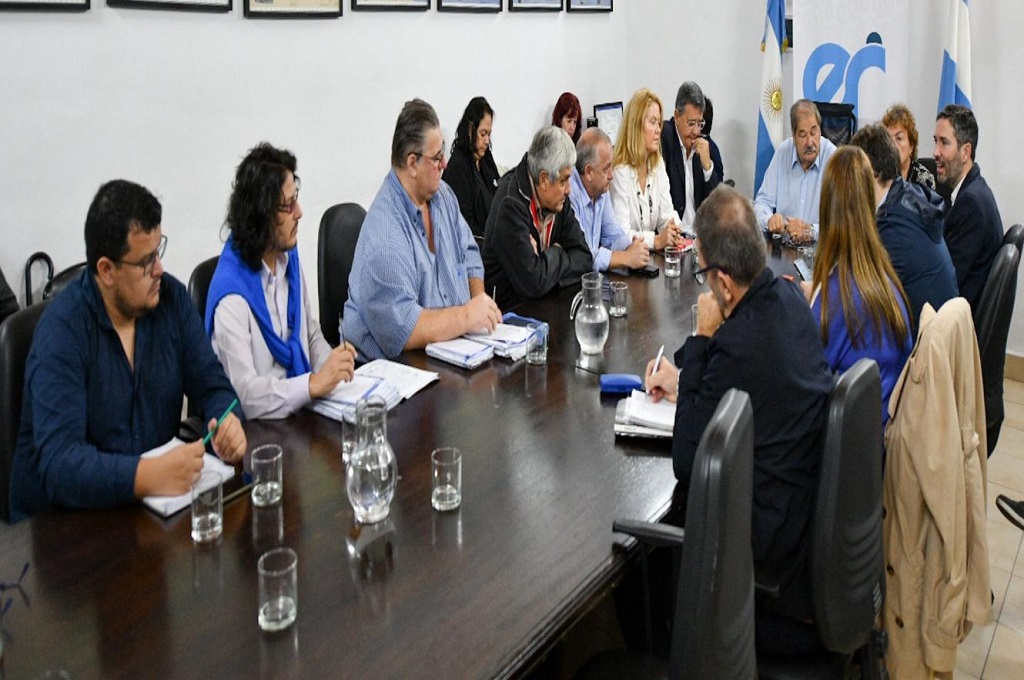 Paritaria docente: el gobierno ratificó el compromiso de equiparar salarios con inflación