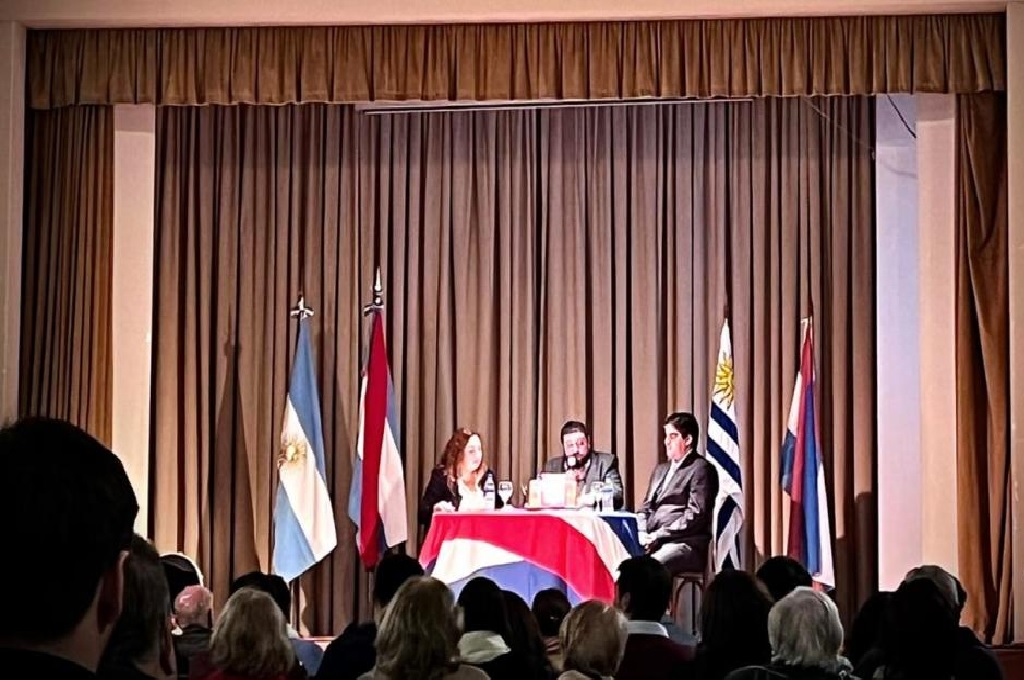 Presentación del libro «Artigas y el Congreso de Avalos» del profesor Eduardo Nocera en Gualeguaychú