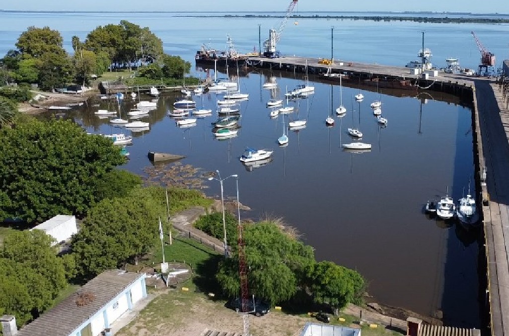Crece la actividad en el puerto de Fray Bentos: acuerdo con Bolivia y otro posible con Paraguay