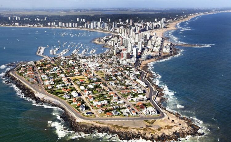 La ocupación inmobiliaria temporal en Punta del Este es del 95%. Se registra un mayor gasto que el verano pasado.