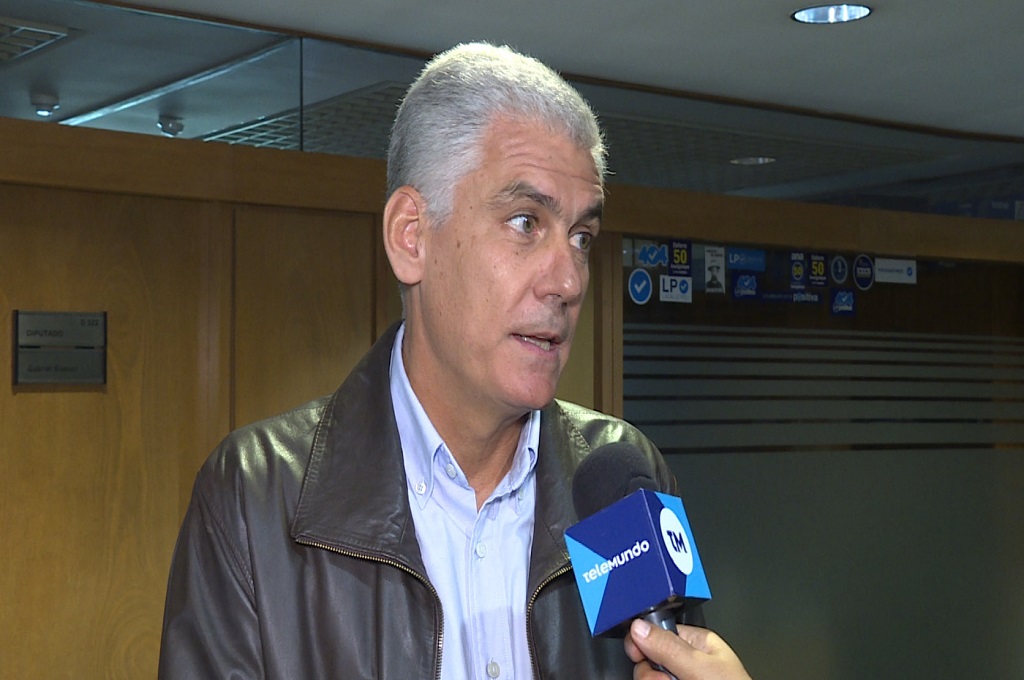 Proyecto busca que feriados no se muevan y se conmemoren en la fecha que ocurrió el hecho; "hoy pasan desapercibidos", afirmó diputado