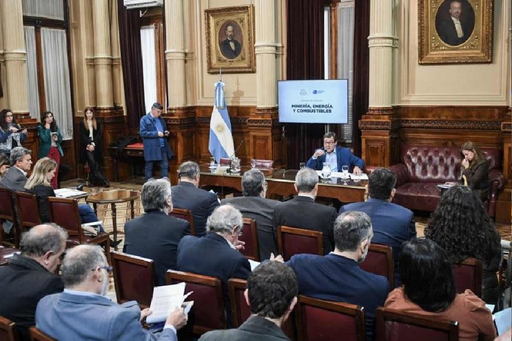 El Senado trata el proyecto de Kueider para bajar las tarifas eléctricas