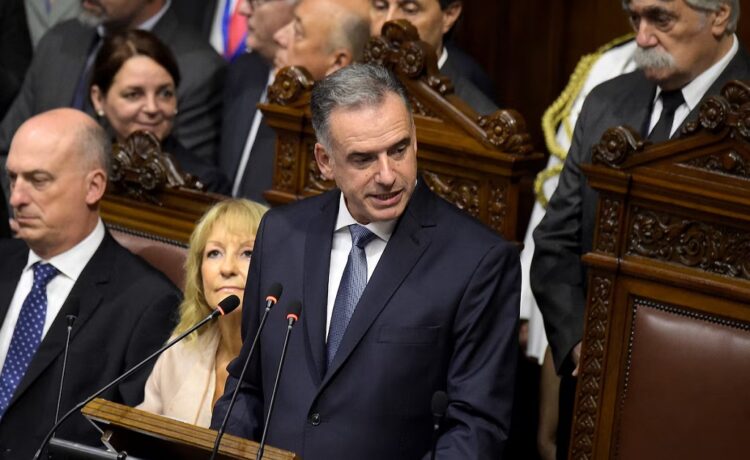 "Hay que abrir el abanico de mercados", aseguró Yamandú Orsi ante la inestabilidad global