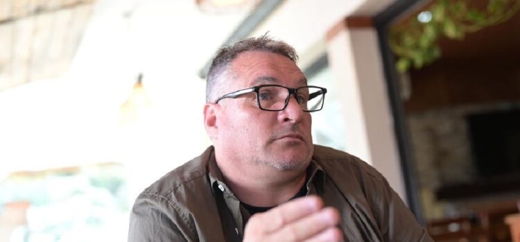 Astesiano: “Voy a ir a un acto de Delgado; tengo seis cosas para que me responda”