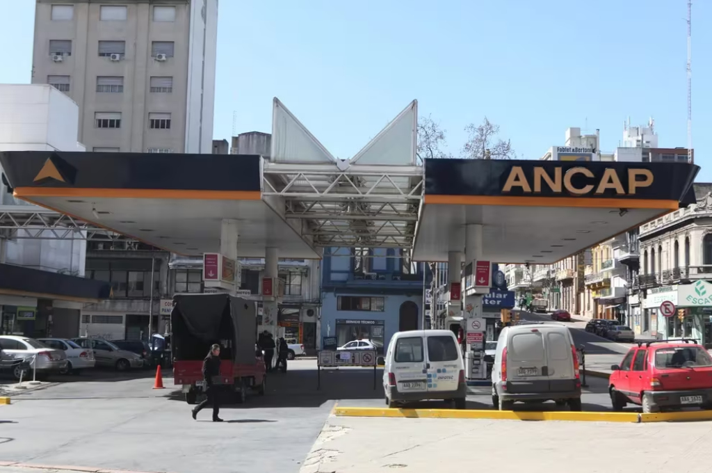 Uruguay anuncia una nueva baja del gasoil en febrero, de 0,038 dólares