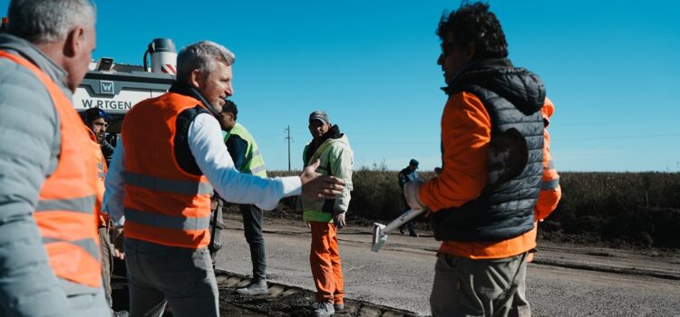La provincia adjudicó el primer grupo de obras del Plan de Recuperación de Caminos y Rutas