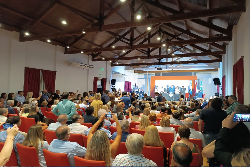 Mauricio Davico juró como intendente de Gualeguaychú