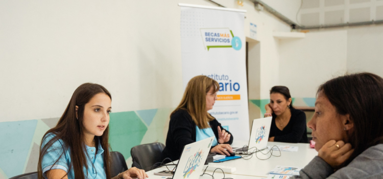 Este viernes inicia el cronograma de pago de becas provinciales