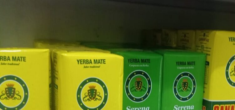 Cuánto sale la yerba importada que se vende en la Argentina en julio