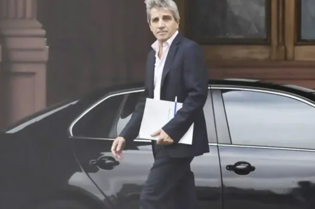 Luis Caputo anunció nuevo superávit financiero en febrero