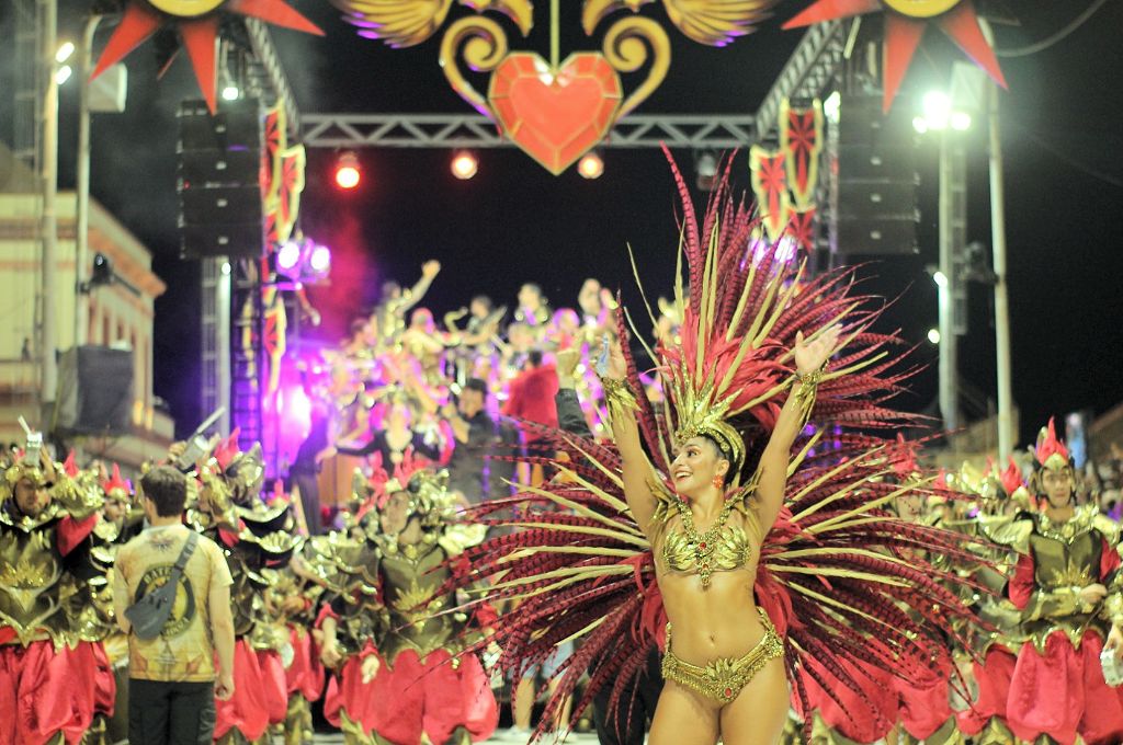 El Carnaval del País se prepara para la quinta de sus diez noches