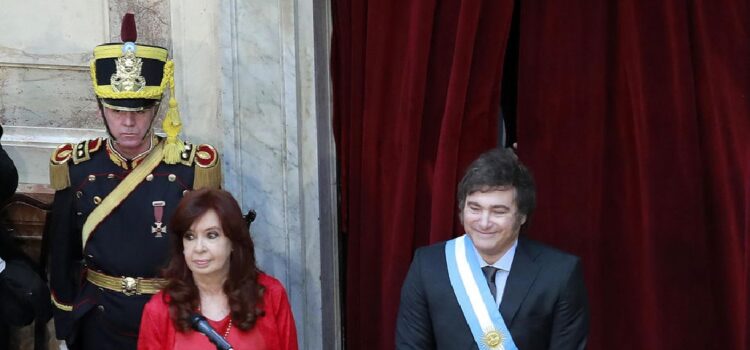 “¿Tienen miedo de que hable?”: CFK cruzó a Milei por pedido de remoción a senador detenido