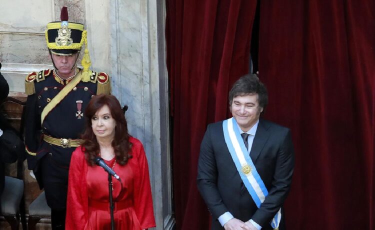 “¿Tienen miedo de que hable?”: CFK cruzó a Milei por pedido de remoción a senador detenido
