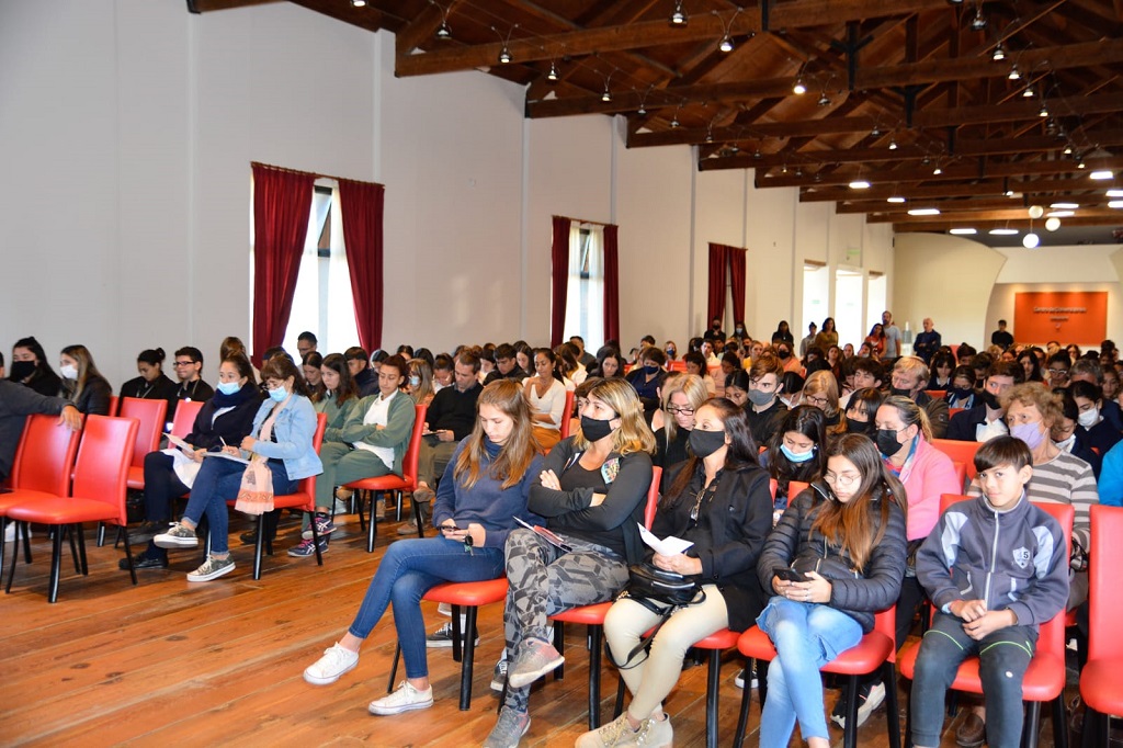 Se brindó la charla informativa sobre la fiesta del 25 de Mayo