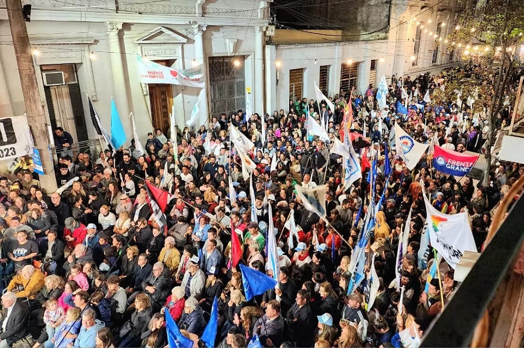Gualeguaychú: Con un acto multitudinario, Martín Piaggio cerró su campaña en el Día de la Lealtad