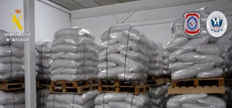 España incautó cuatro toneladas de cocaína en un contenedor que pasó por Uruguay