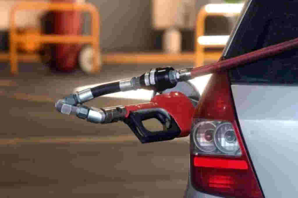 Los combustibles subieron un 4,3% en Argentina y presionan sobre precios