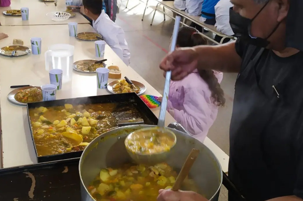 Comedor escolar: En Entre Ríos, el 37% de los alumnos recibe el almuerzo en establecimientos estatales.