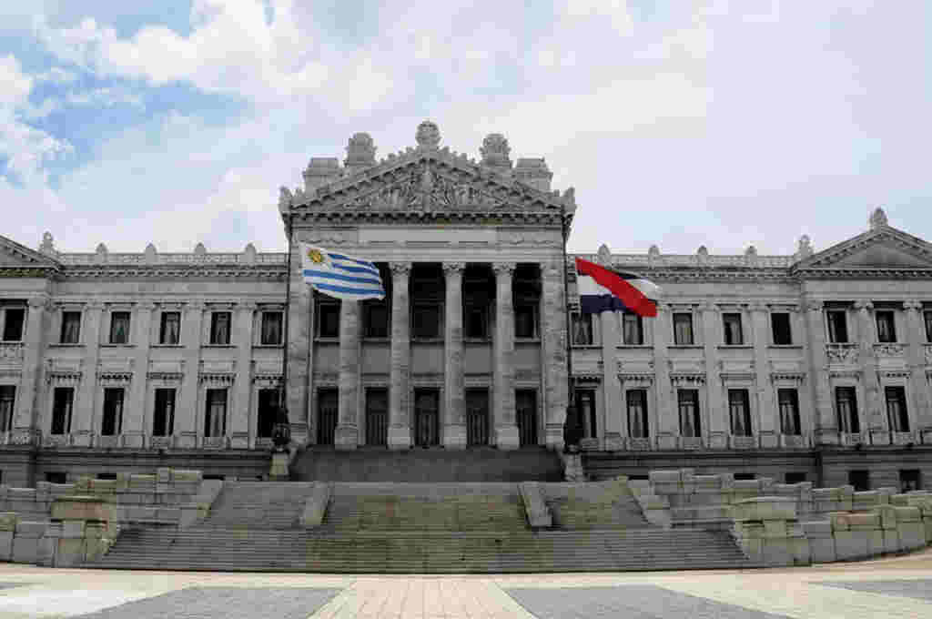 Senadores uruguayos condenaron el “régimen dictatorial” de Maduro