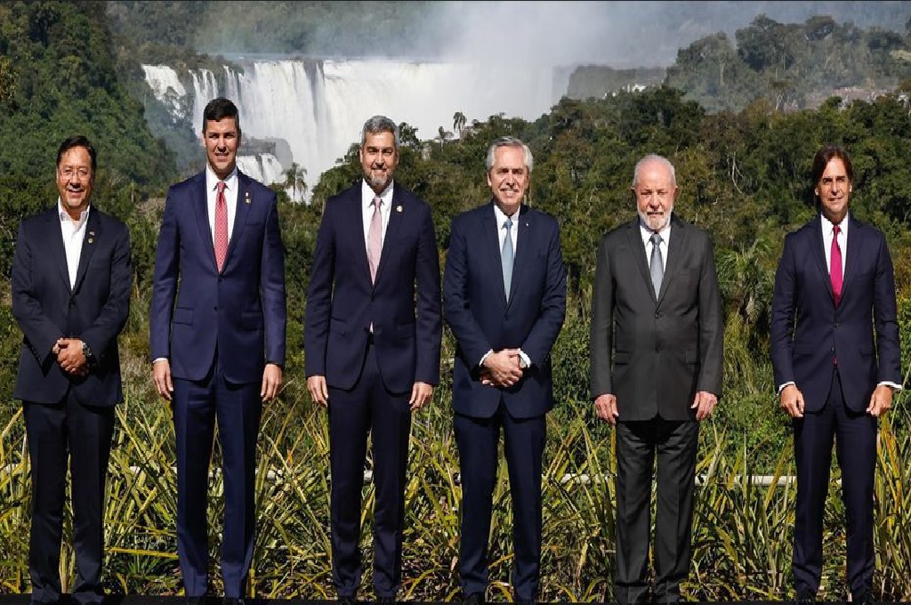 Cumbre del Mercosur: se firma TLC con Singapur, se une Bolivia y aún no hay acuerdo con UE