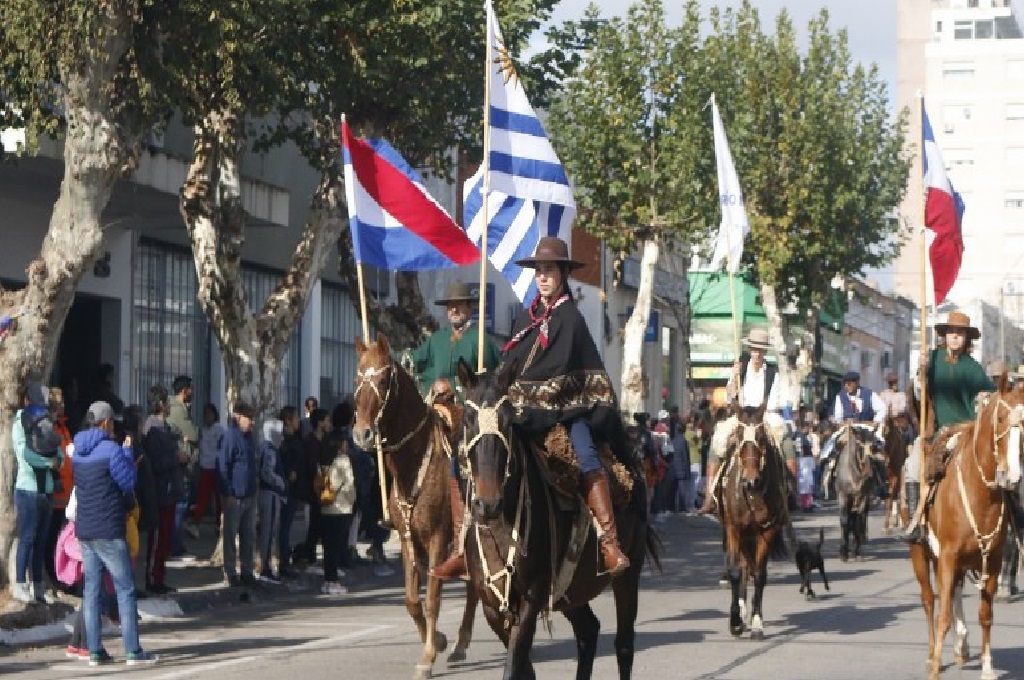 Fray Bentos : Cortes de calles por desfile cívico – militar por la Batalla de Las Piedras