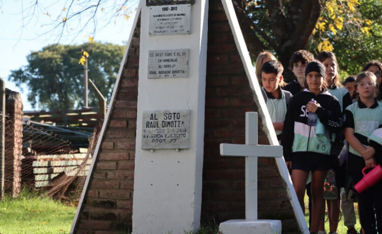 Emotivo homenaje al Sargento Dimotta en Gualeguaychú
