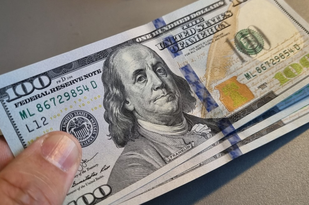 El dólar libre alcanzó un nuevo récord y la brecha cambiaria volvió al 50%