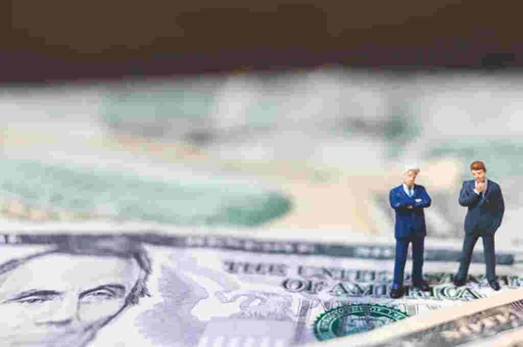Manini Ríos cuestionó la estrategia uruguaya de "planchar" el dólar