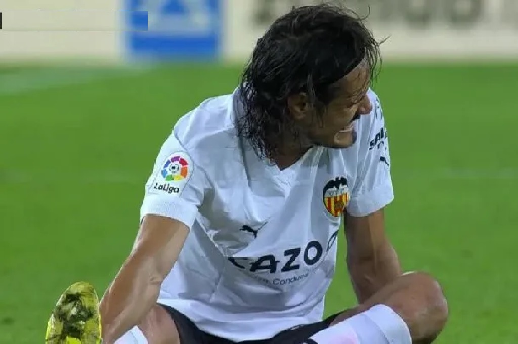 Preocupación en Uruguay: se lesionó Cavani