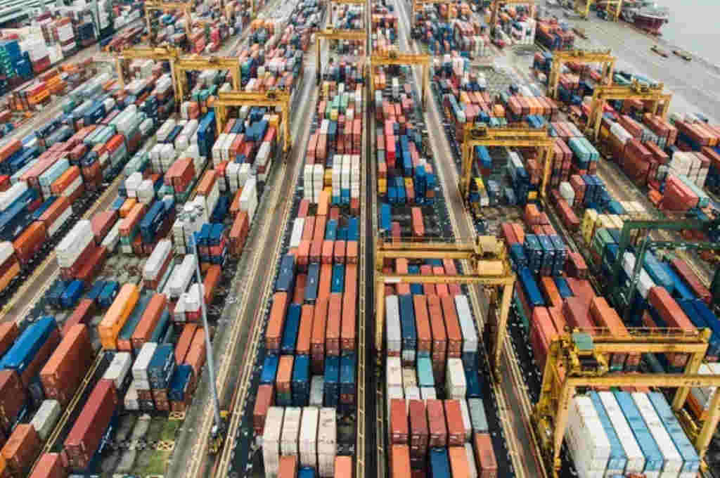 Las exportaciones de bienes sin zonas francas en Uruguay en caída